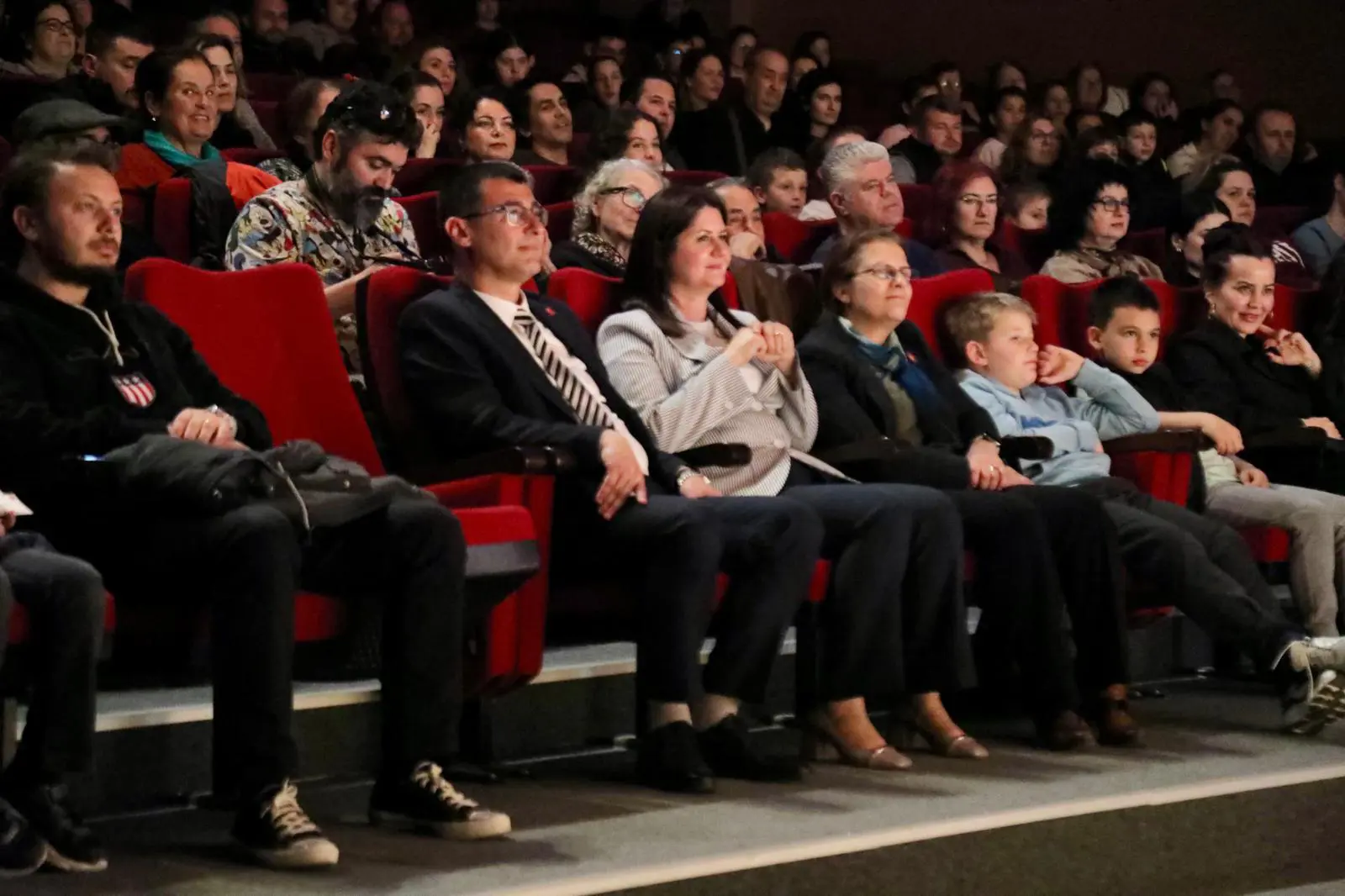 “SÜPER BABAANNE” BÜYÜK BEĞENİ TOPLADI galeri görseli